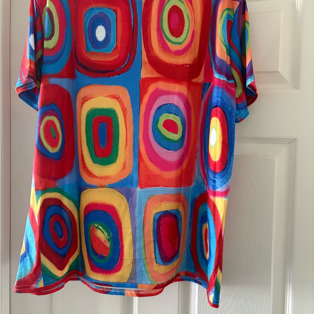 Colorful Abstract Patterned Top - Picture 3 of 8